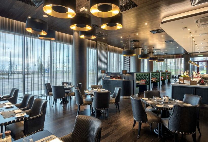 Отель Hilton Saint Petersburg Expoforum