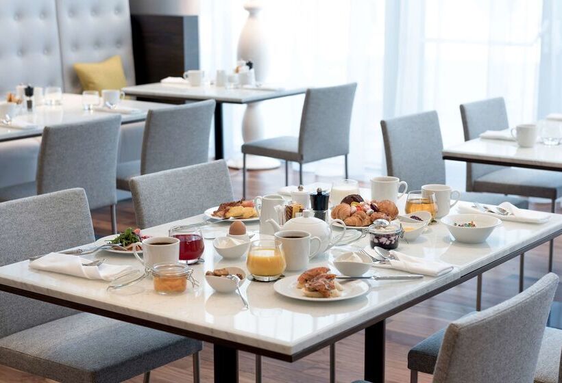 ホテル Hilton Saint Petersburg Expoforum