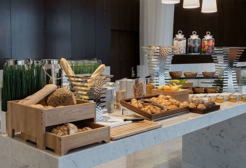 酒店 Hilton Saint Petersburg Expoforum