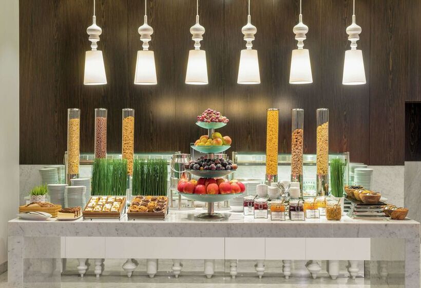 Отель Hilton Saint Petersburg Expoforum