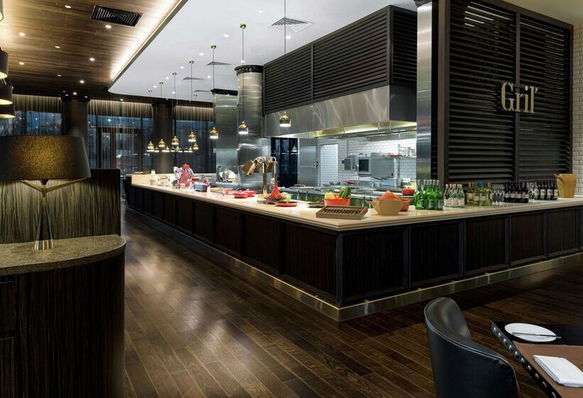 Отель Hilton Saint Petersburg Expoforum