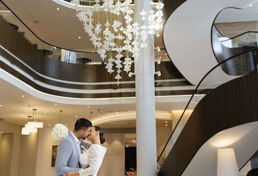 Отель Hilton Saint Petersburg Expoforum