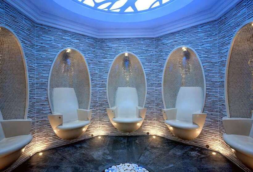 Отель Hilton Saint Petersburg Expoforum