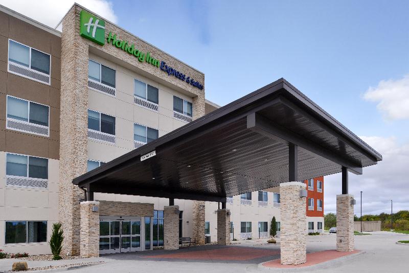 فندق Holiday Inn Express & Suites   Kansas City   Lee S Summit, An Ihg