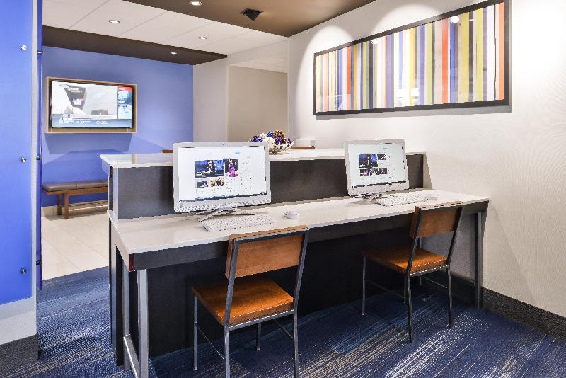 فندق Holiday Inn Express & Suites   Kansas City   Lee S Summit, An Ihg