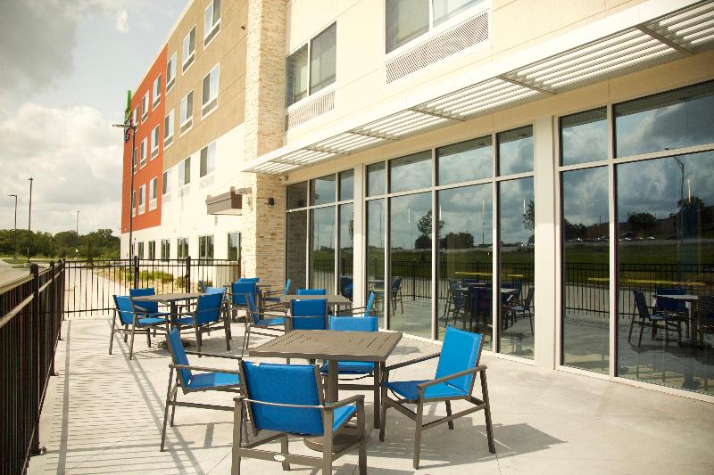 בית מלון כפרי Holiday Inn Express & Suites   Kansas City   Lee S Summit, An Ihg