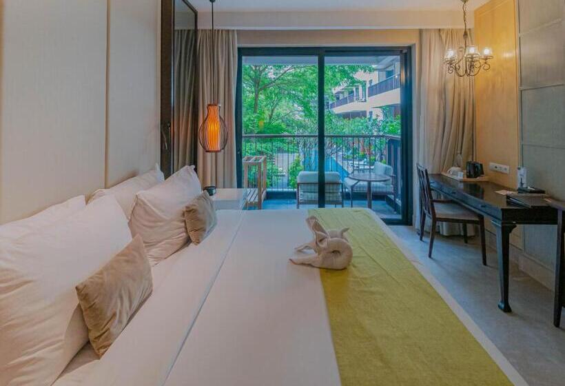 ホテル Jambuluwuk Oceano Seminyak