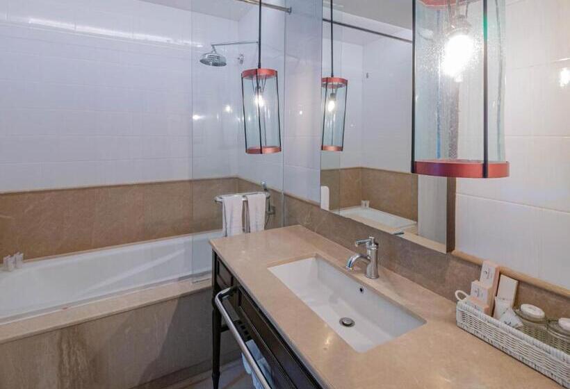 ホテル Jambuluwuk Oceano Seminyak