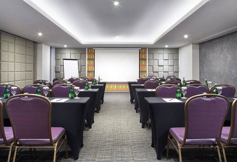 ホテル Jambuluwuk Oceano Seminyak