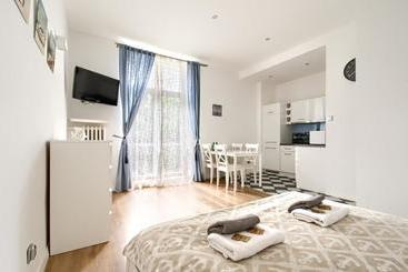 هتل Key Apartments