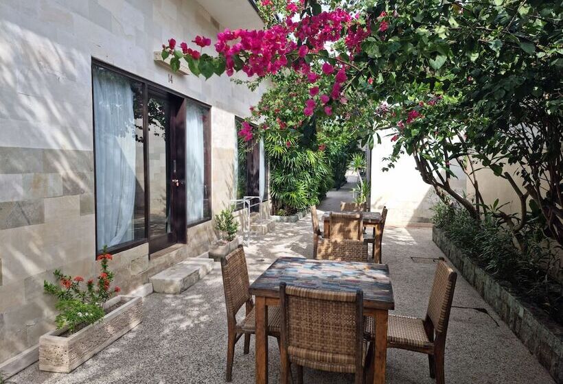 ホテル Kura Kura Beach Resort