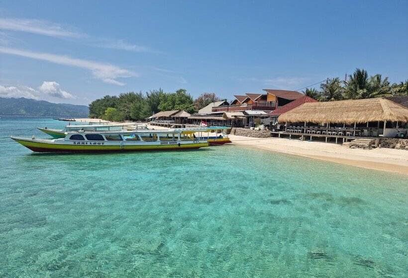 هتل Kura Kura Beach Resort