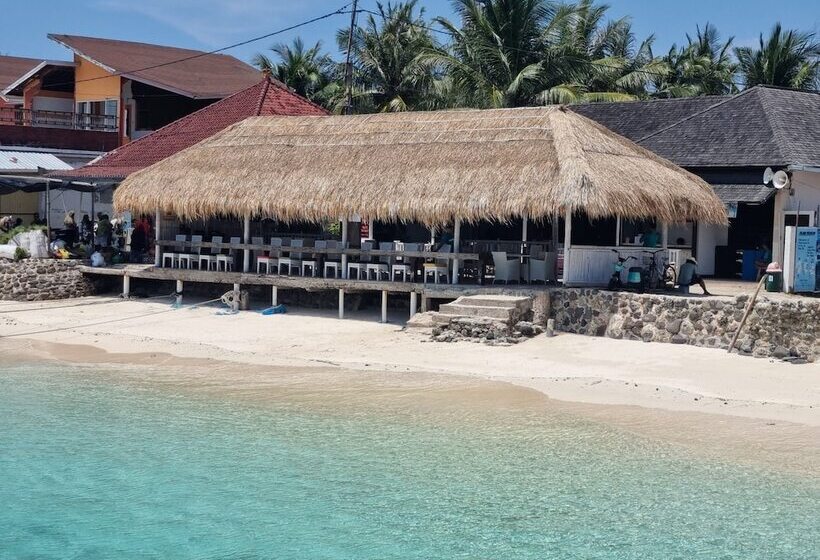 ホテル Kura Kura Beach Resort