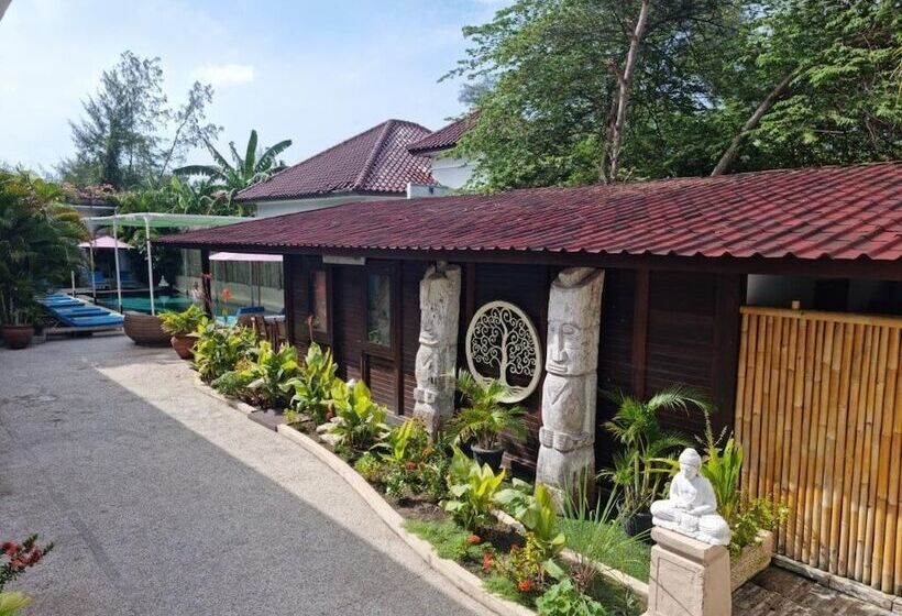 ホテル Kura Kura Beach Resort