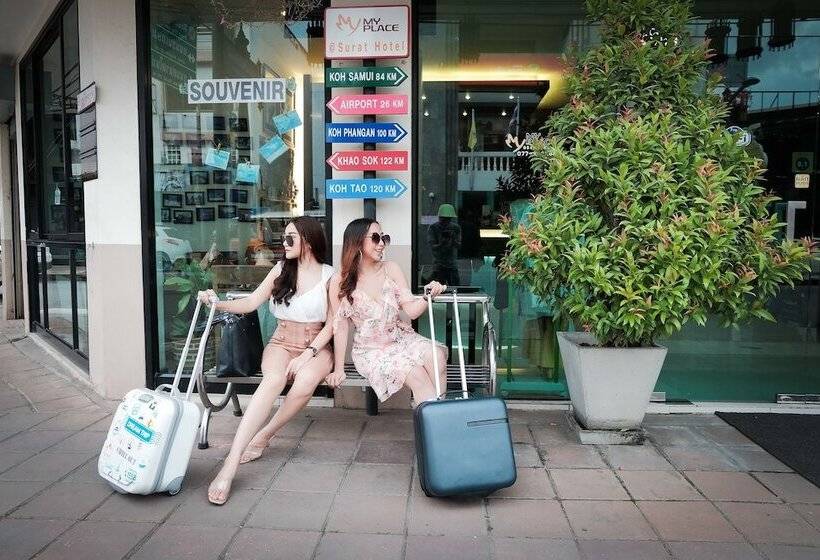 호텔 My Place @ Surat