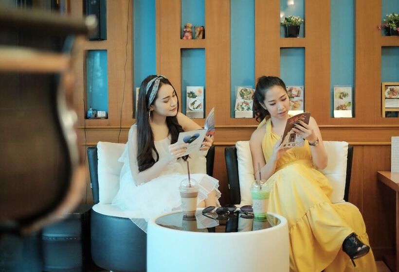 호텔 My Place @ Surat