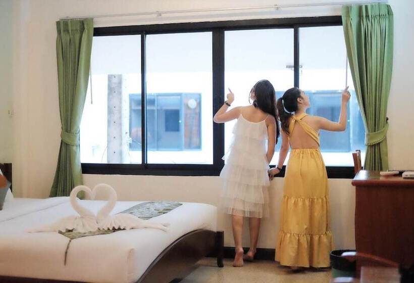 호텔 My Place @ Surat