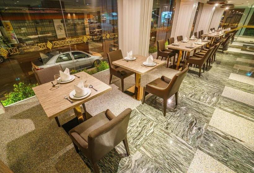 호텔 New Season Square