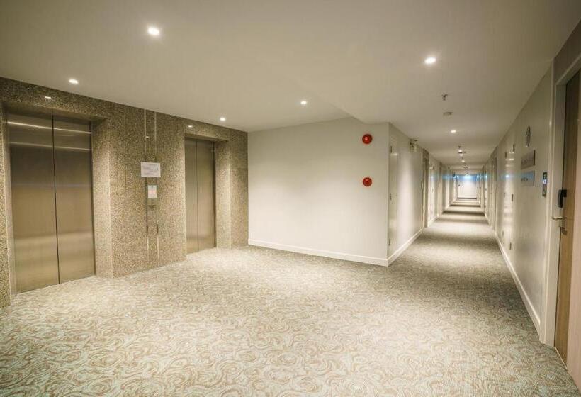 호텔 New Season Square