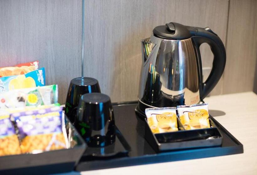 호텔 New Season Square