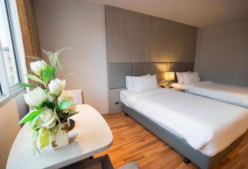 호텔 New Season Square