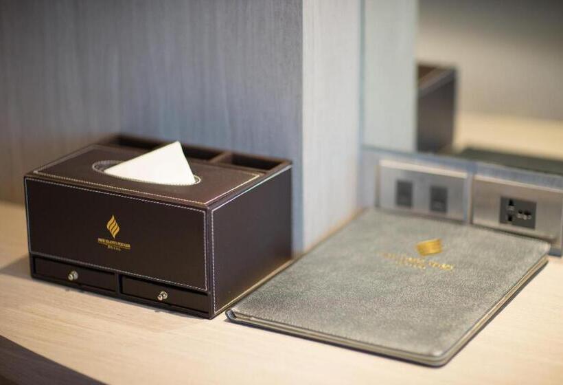 호텔 New Season Square