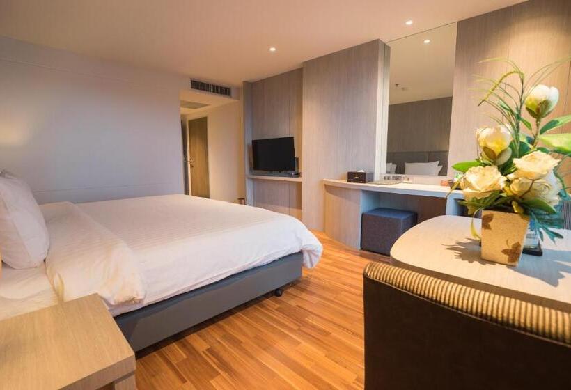 호텔 New Season Square