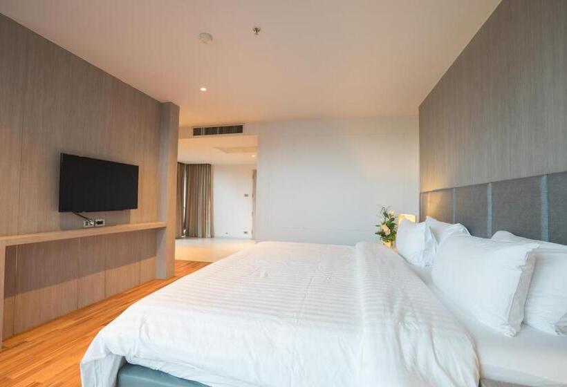 호텔 New Season Square