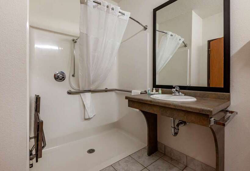 فندق Quality Inn