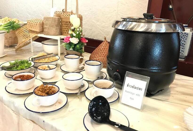 호텔 Regent Lodge Lampang