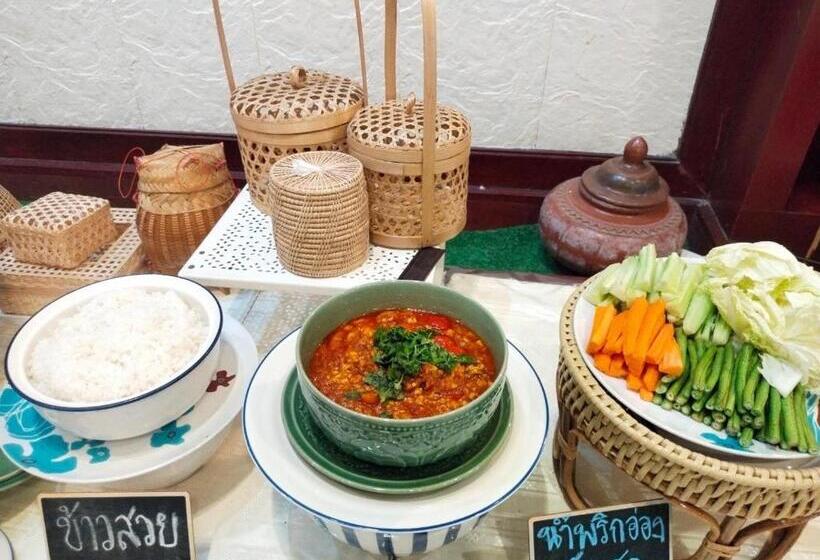 호텔 Regent Lodge Lampang