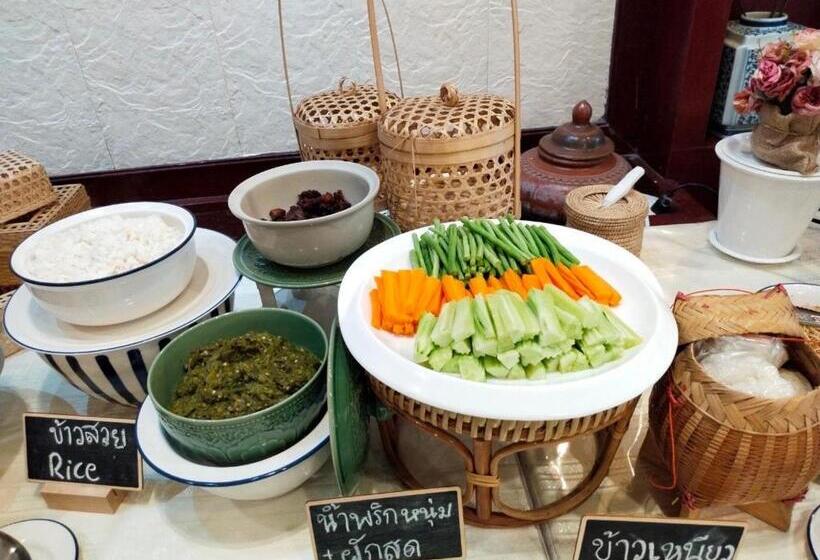 호텔 Regent Lodge Lampang