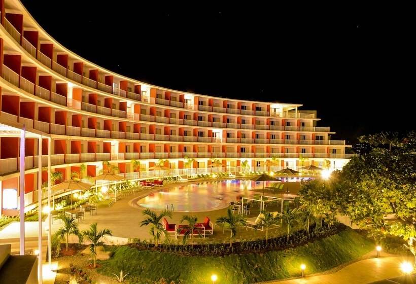 هتل Grand Decameron Cornwall Beach, A Trademark All Inclusive Resort