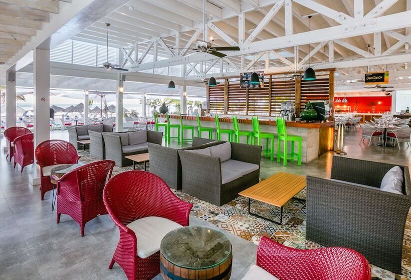 Hotel Grand Decameron Cornwall Beach, A Trademark All Inclusive Resort