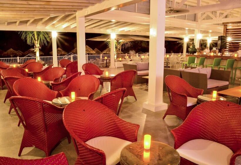 Hotel Grand Decameron Cornwall Beach, A Trademark All Inclusive Resort