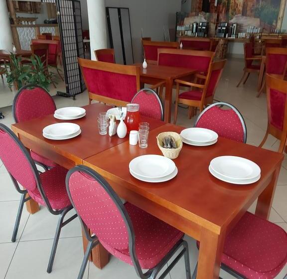 בית מלון כפרי Salis Resort