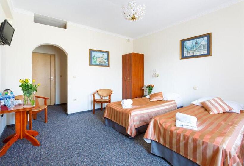 בית מלון כפרי Salis Resort