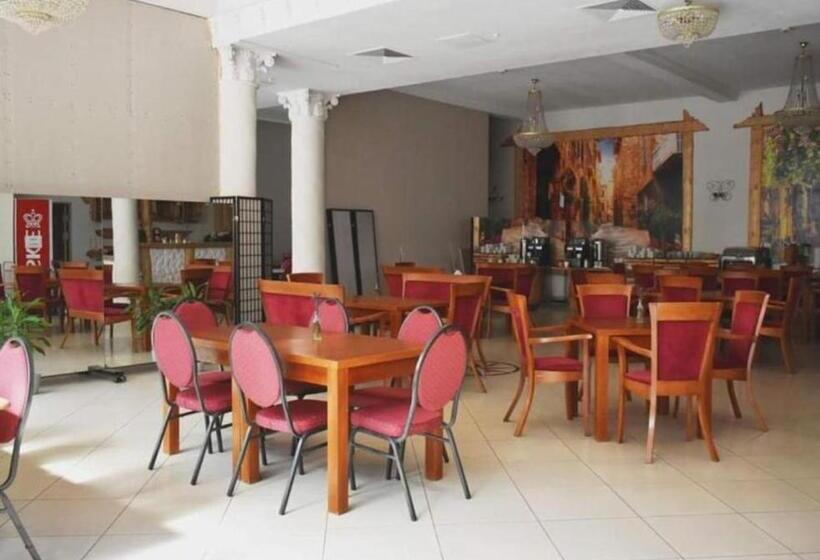 בית מלון כפרי Salis Resort