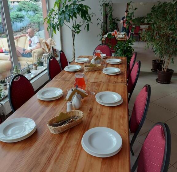 בית מלון כפרי Salis Resort