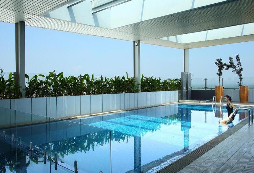 בית מלון כפרי Santika Premiere Ice  Bsd City