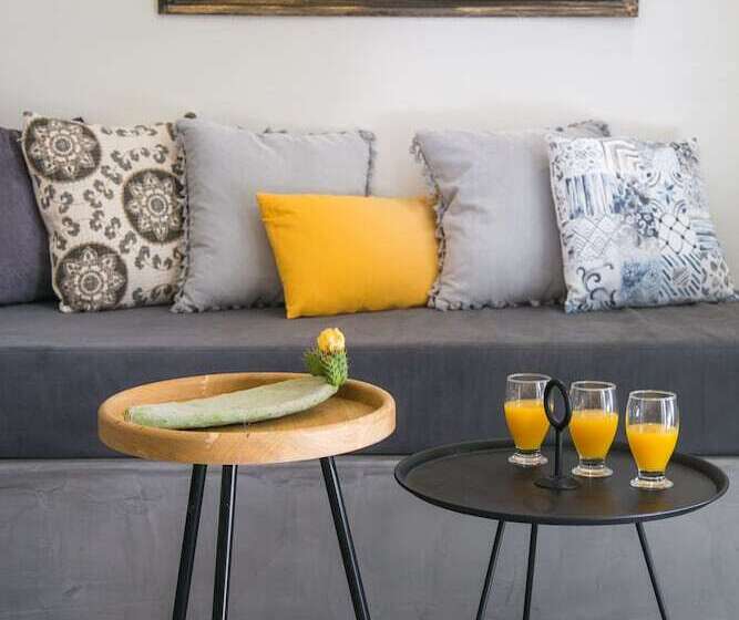 בית מלון כפרי Santorini Villas