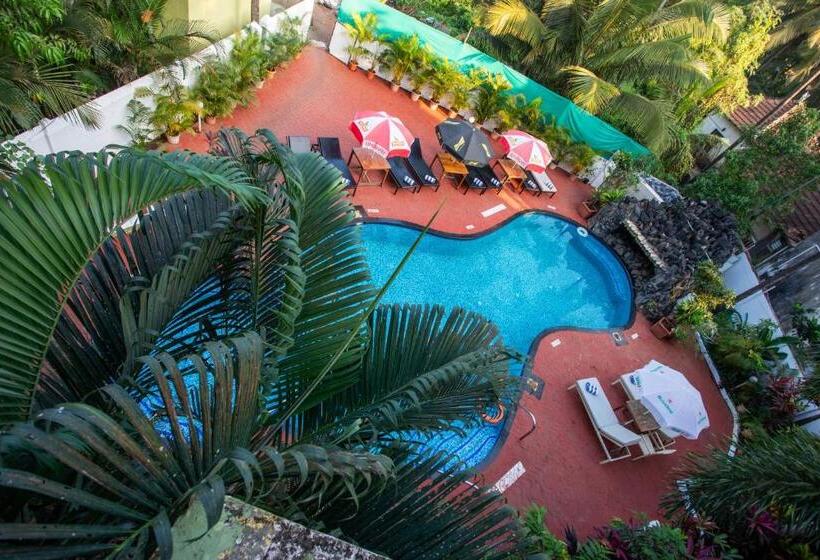 Отель Silver Sands Sunshine Angaara