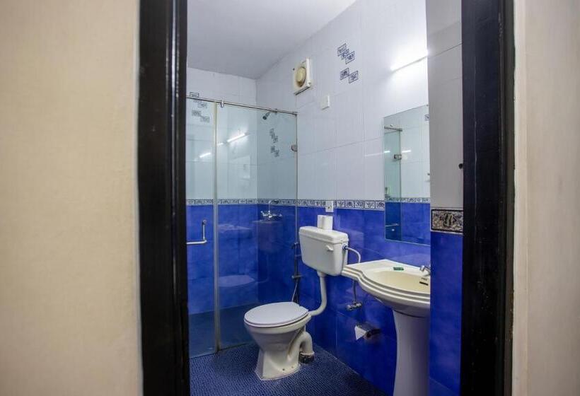 Отель Silver Sands Sunshine Angaara