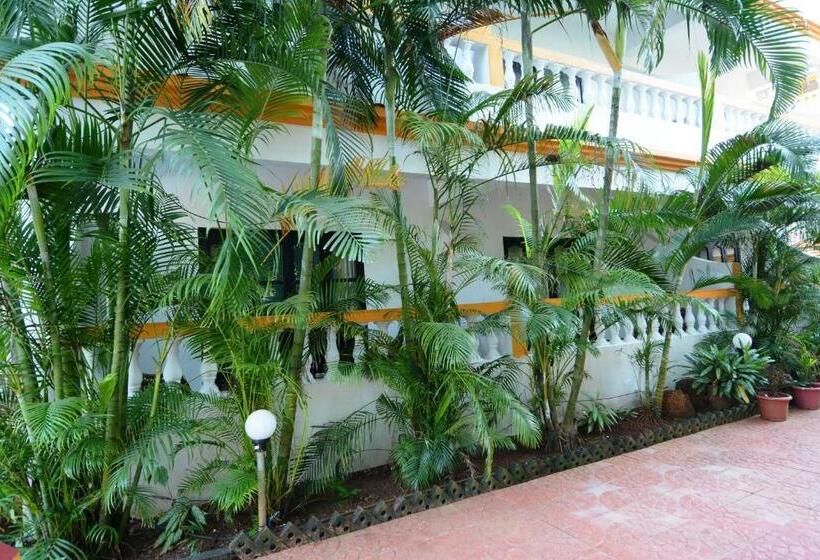 Отель Silver Sands Sunshine Angaara