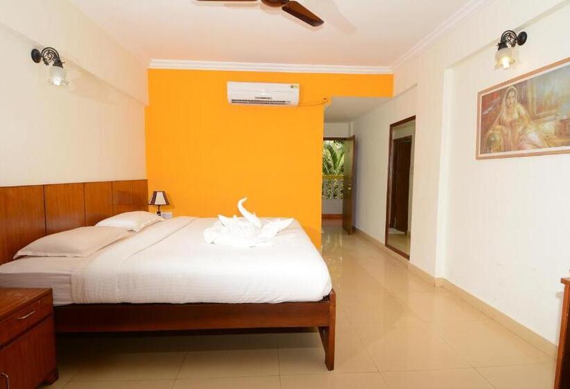 Отель Silver Sands Sunshine Angaara