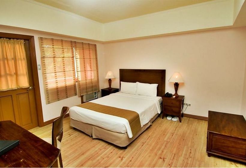 فندق Subic Holiday Villas