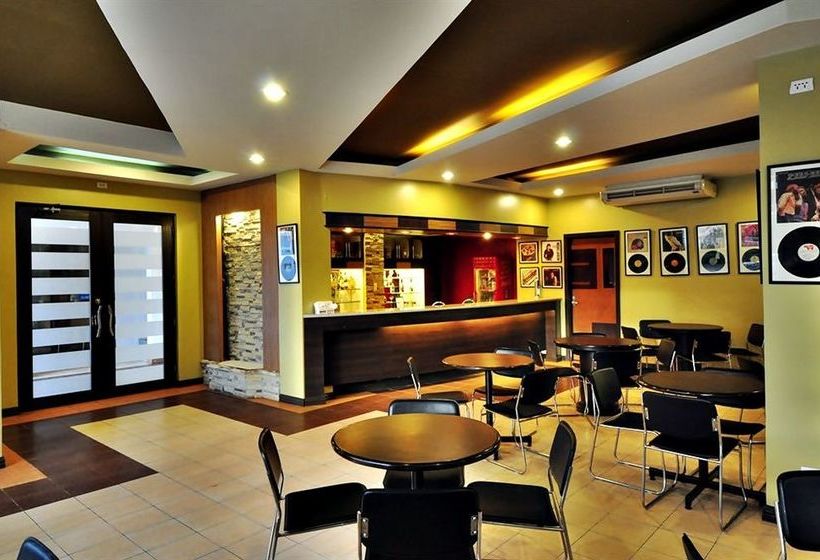 فندق Subic Holiday Villas