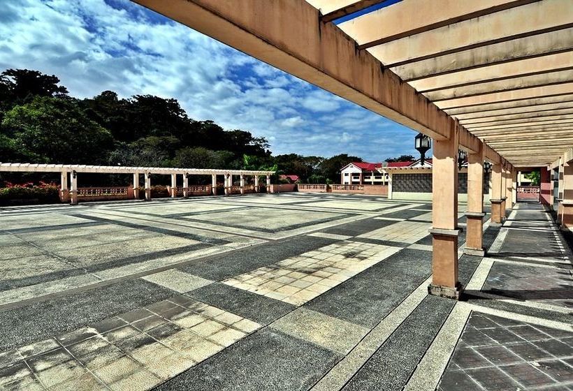 فندق Subic Holiday Villas