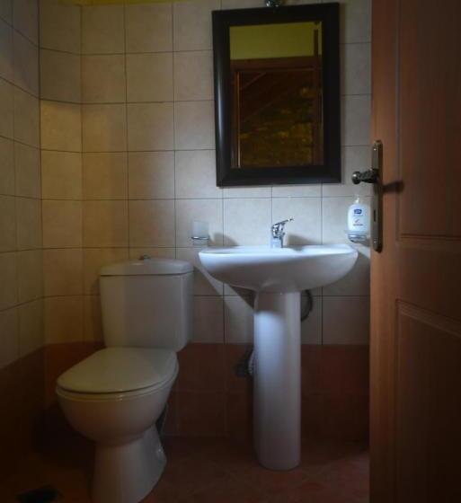 בית מלון כפרי Ta Petrina