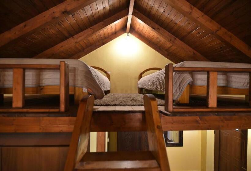 בית מלון כפרי Ta Petrina